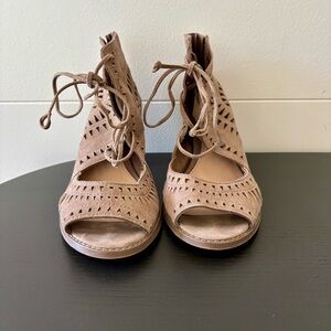 Vince Camuto Taupe Suede Cutout Lace-Up Heels – Size 7.5 M